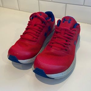 Boys Under Armour shoes size 4